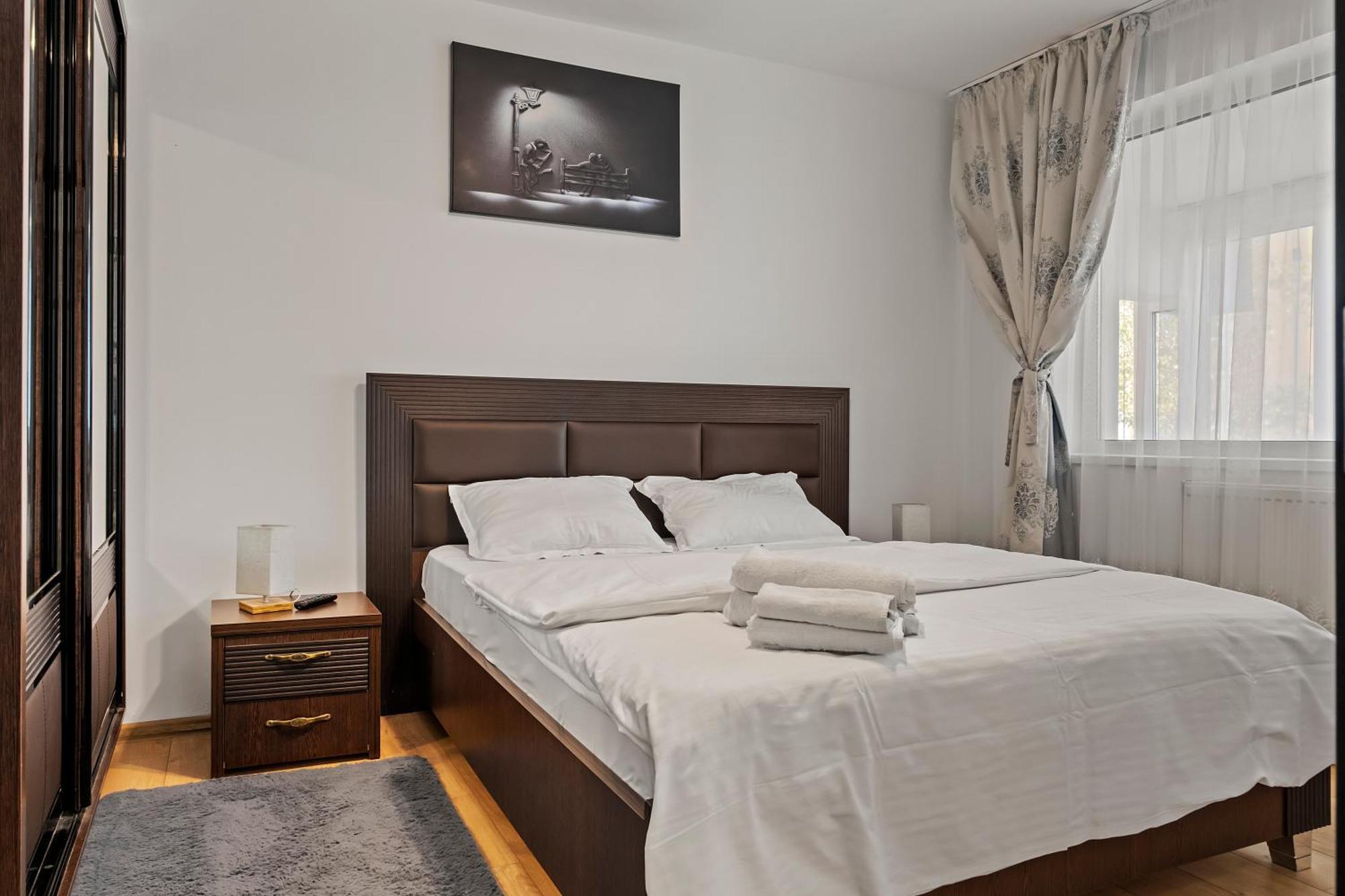 Apartament De Lux Drumul Taberei Bukarest Exteriör bild