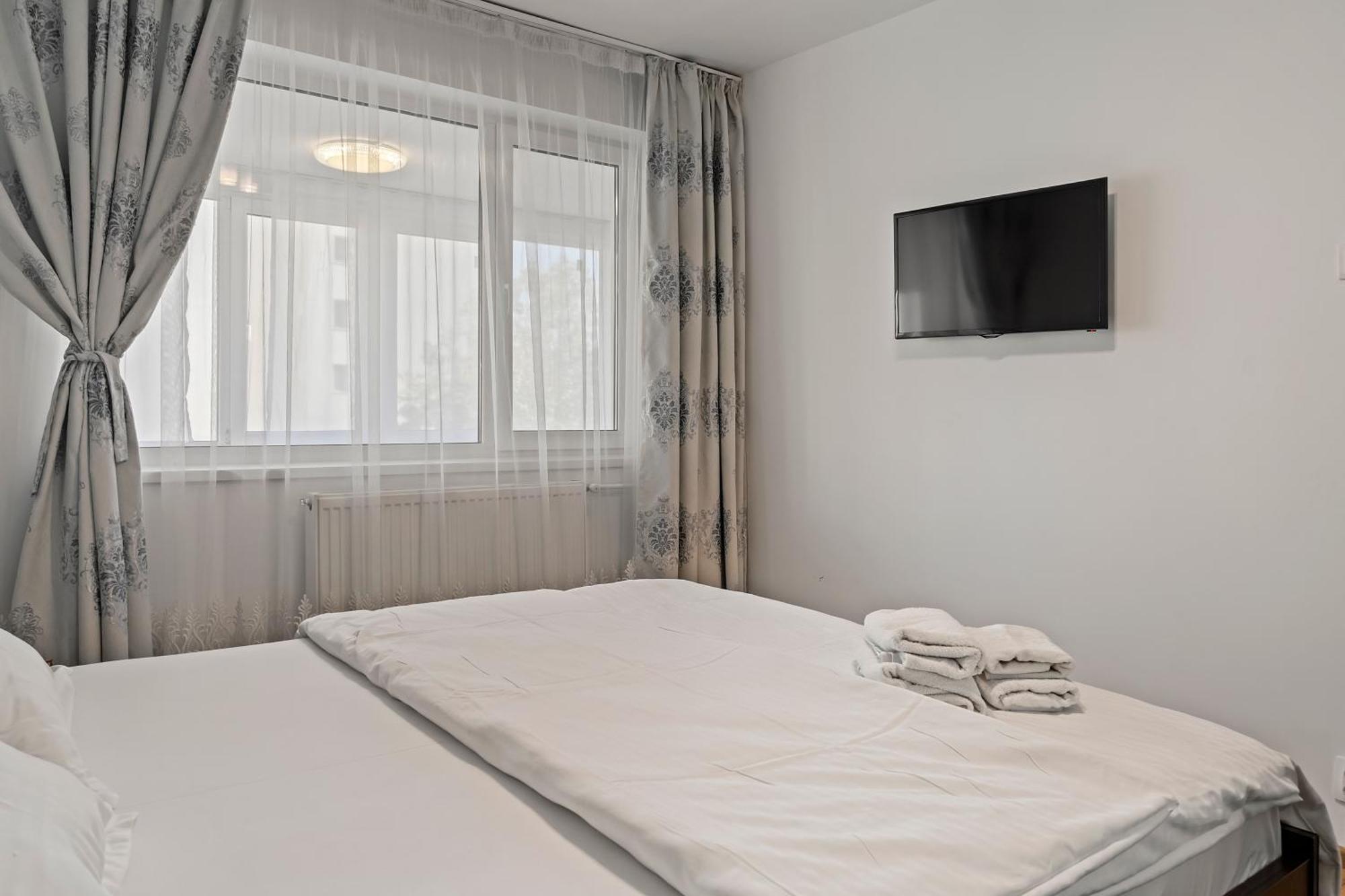 Apartament De Lux Drumul Taberei Bukarest Exteriör bild